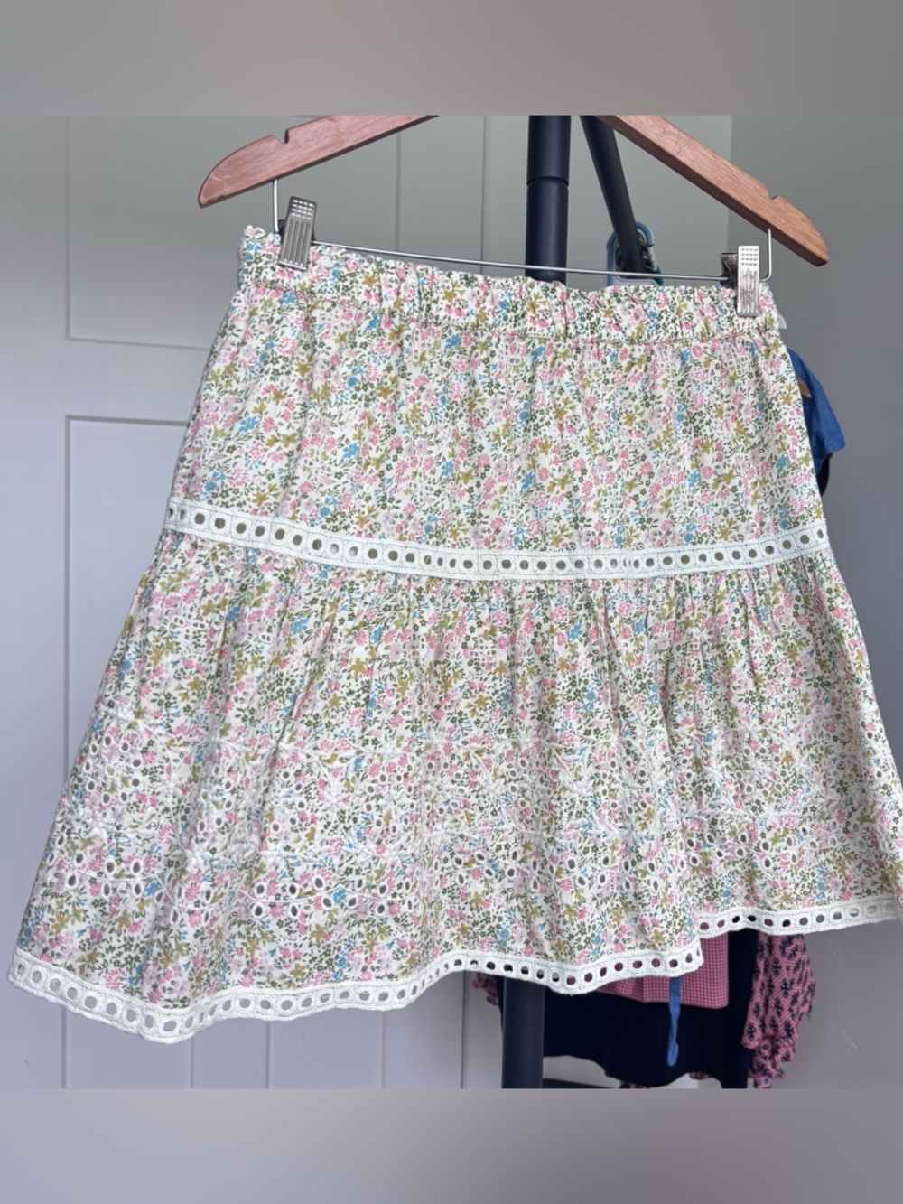 Jennifer & Grace eyelet tiered Floral Skirt Sz M